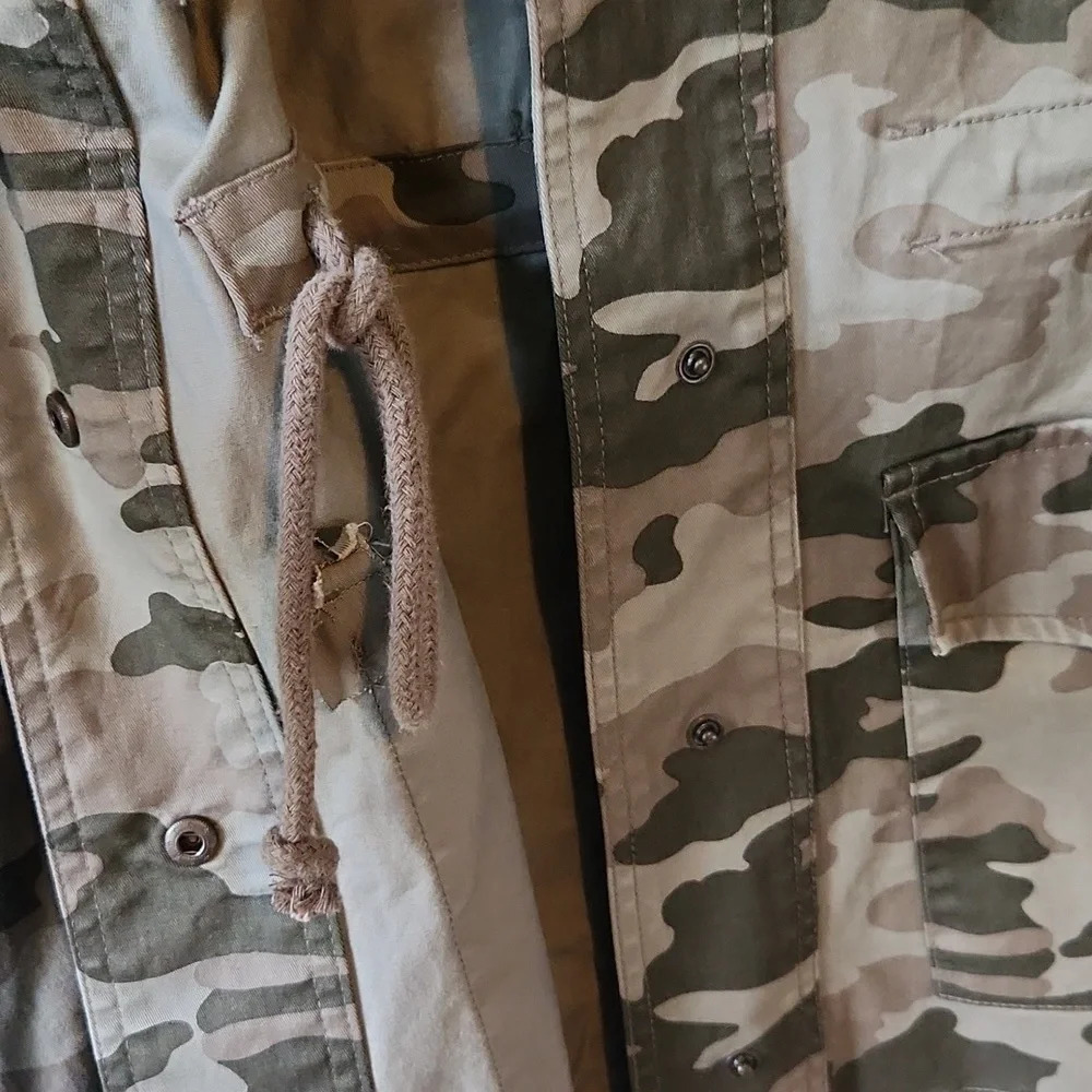 Universal Thread Grey Camo Jacket - Picture 13 of 14